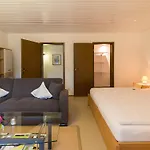 Haus Bergfrieden شقة باد هيرنالب